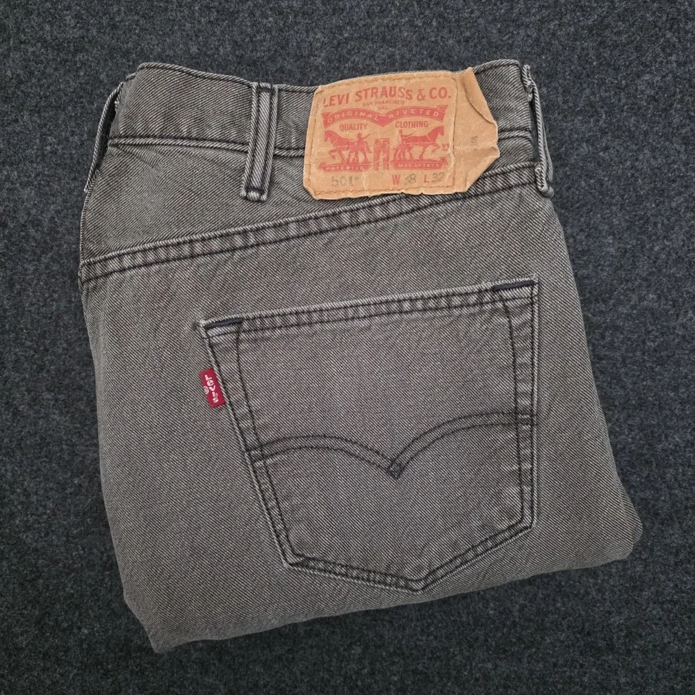 Levis 501 Mens 38x32 Grey Medium Wash Denim Straight Jeans Red Tab Button Fly - Picture 1 of 9